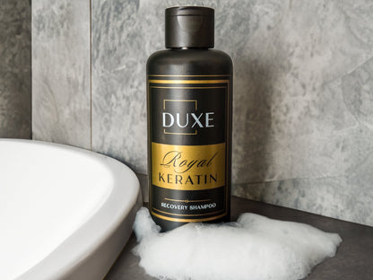 Шампоан за коса DUXE Royal Keratin в баня – продуктова снимка